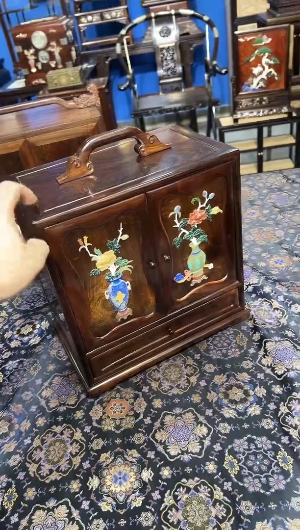 红酸枝木类成套家具柜子