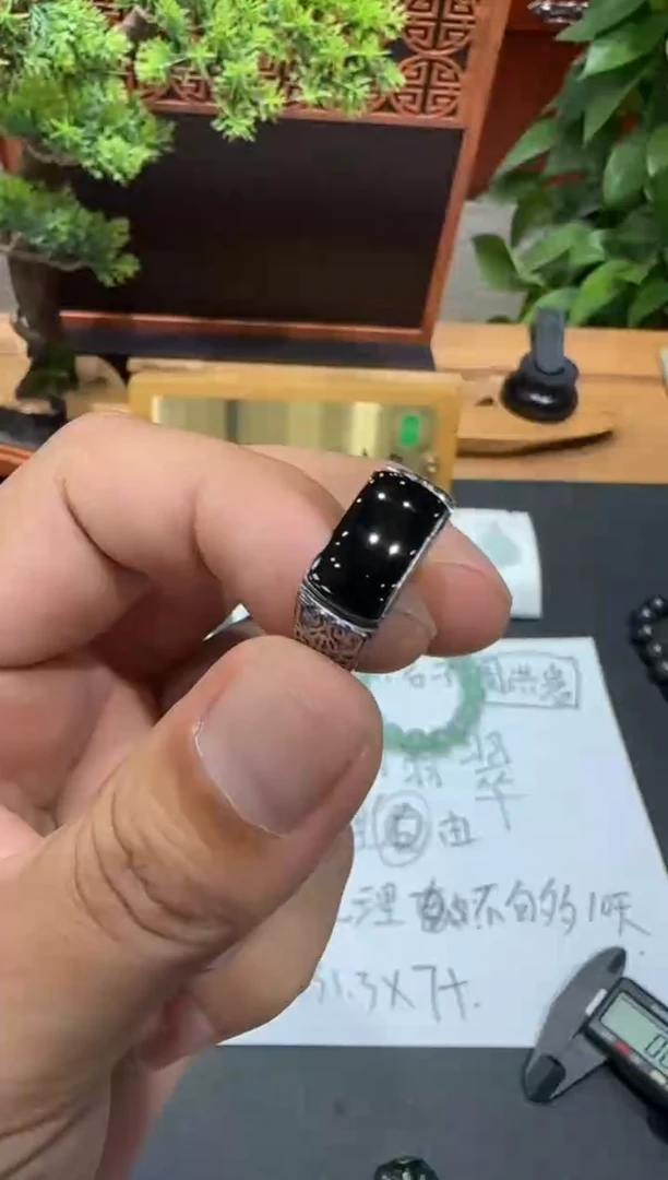 18K金镶嵌挂件翡翠红**客A货翡翠多样性孤品