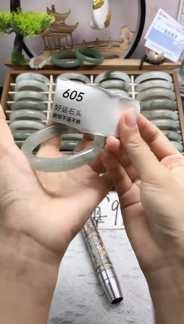 未镶嵌手镯石英质玉605