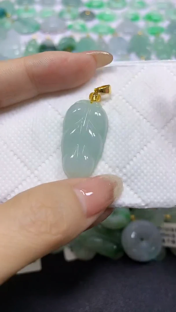 颈饰未镶嵌翡翠A货