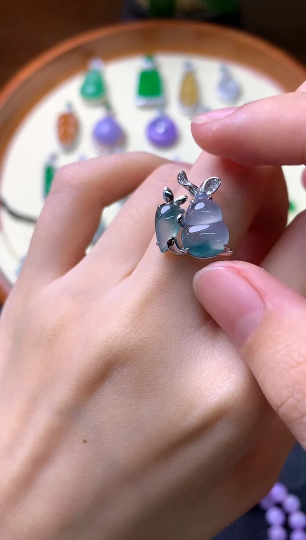 【闪购商品】翡翠吊坠(赠链)18K金镶嵌吊坠