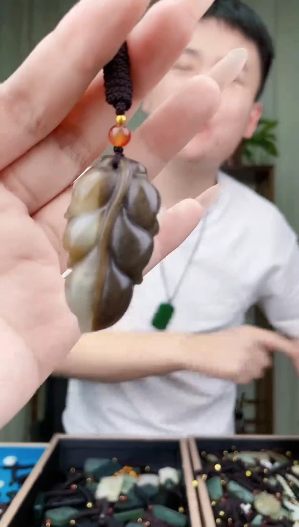 和田玉未镶嵌挂件拍一发一，多样性发货！