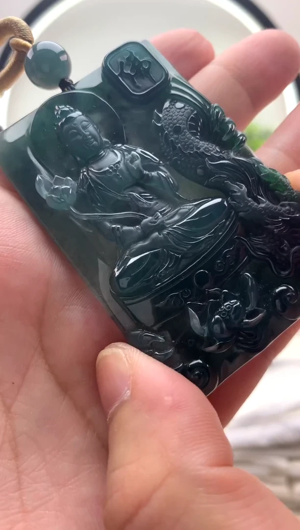 颈饰未镶嵌翡翠大势至