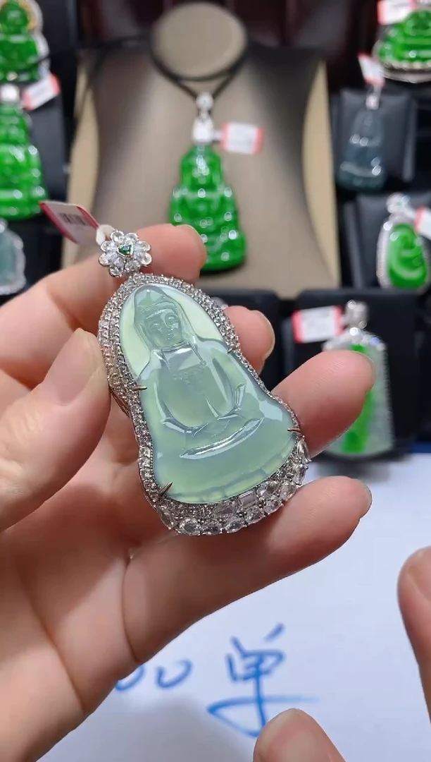 【闪购商品】翡翠颈饰未镶嵌天然A货翡翠观音吊坠Y04