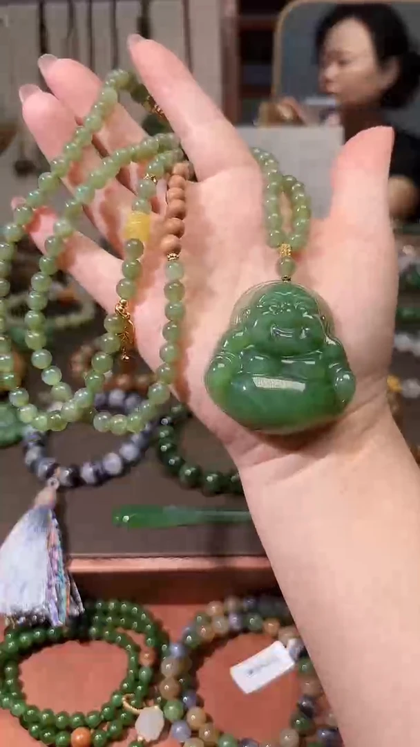 颈饰未镶嵌和田玉（碧玉）1