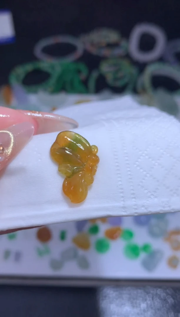 未镶嵌定制翡翠蝴蝶