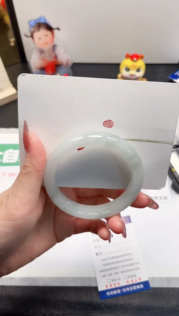 【闪购商品】石英质玉手镯未镶嵌162-58