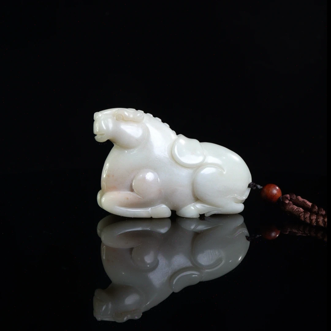 Lot.10.寿山石善伯洞一马当先手把件139.1克8x2.8x5cm