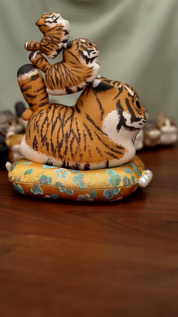 紫砂摆件米千岁的大中小公老虎+一只虎窝