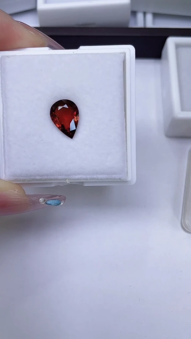 未镶嵌珠宝半成品石榴石芬达石3.5CT