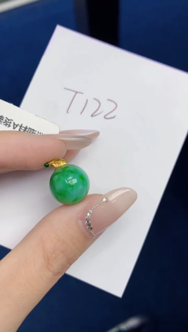 翡翠18K金镶嵌颈饰天然缅甸翡翠A货