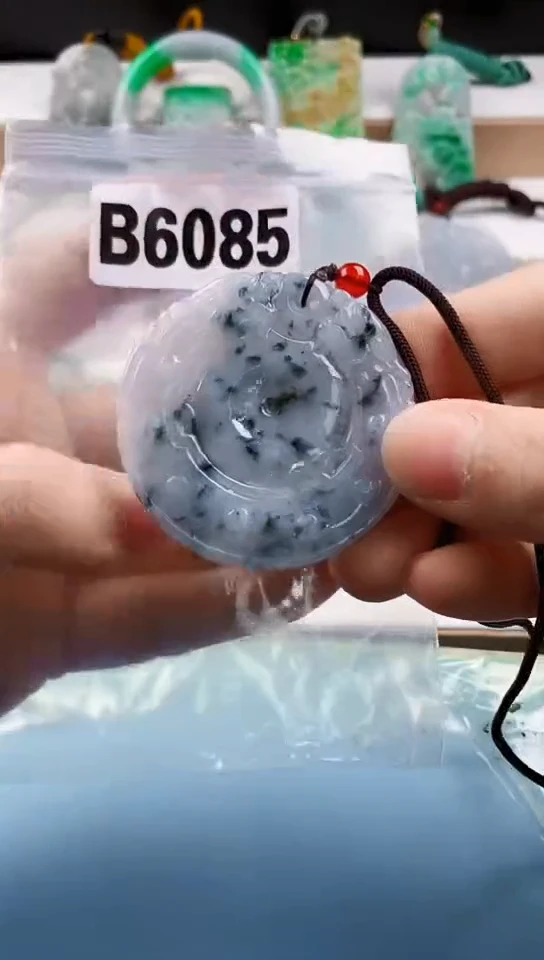 翡翠未镶嵌颈饰天然翡翠吊坠挂件