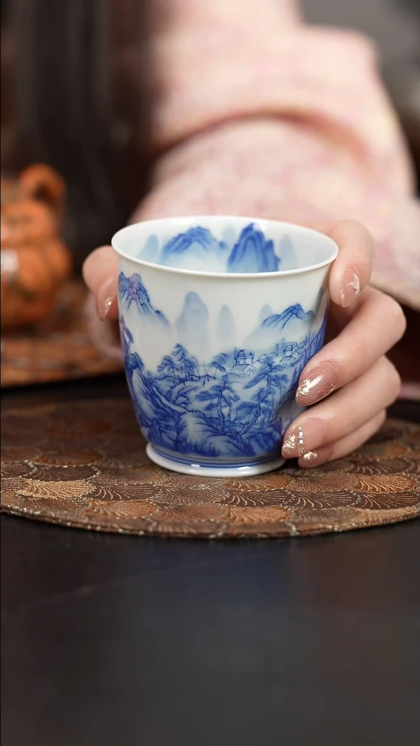 【闪购商品】杯看山柴窑青花山水