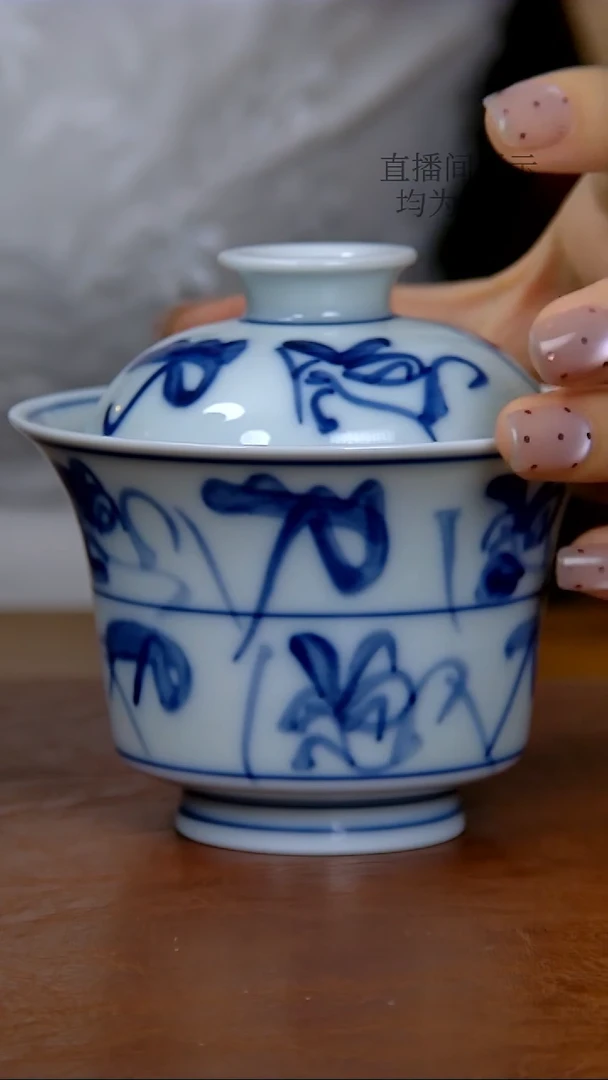 陶瓷茶花纹马蹄两才盖碗（柴窑）