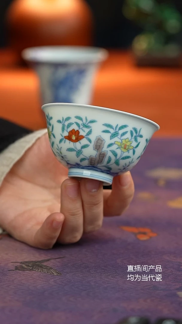 源明青忆斗彩山茶花杯