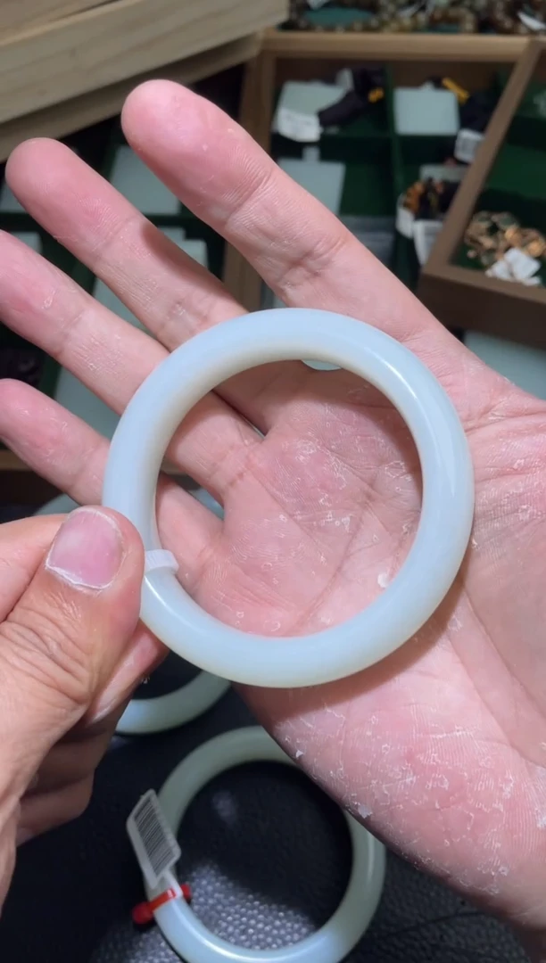定制和田玉手镯54~58