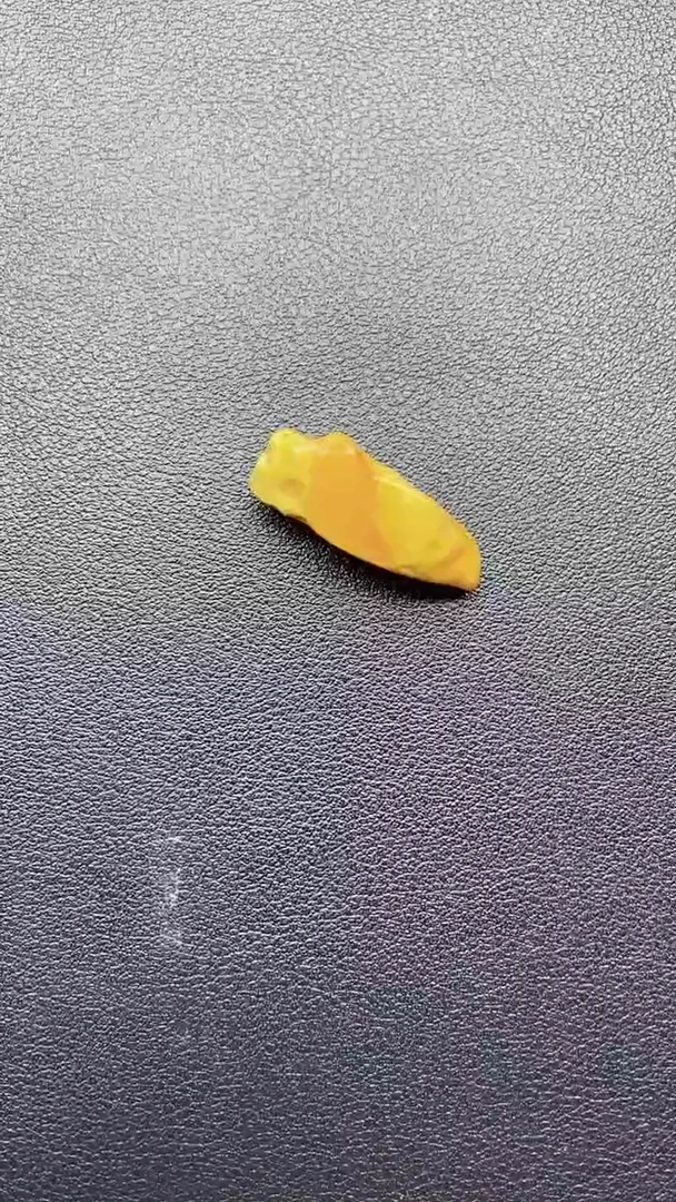 琥珀未镶嵌珠宝奇石1
