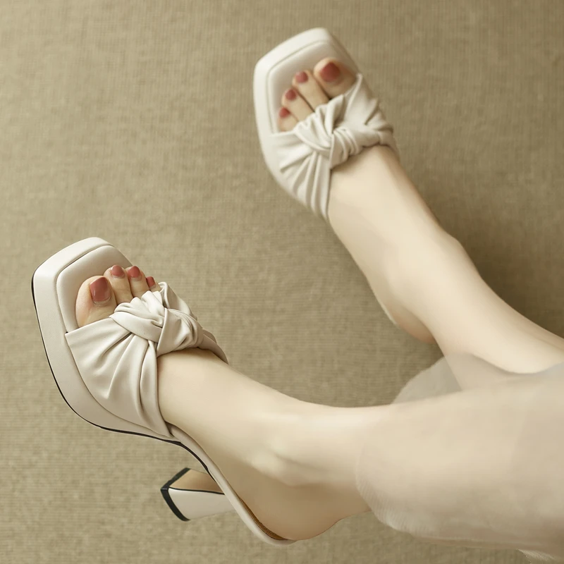 白色半拖真皮粗跟凉拖鞋女外穿不累脚一字拖2025新款防水台高跟鞋