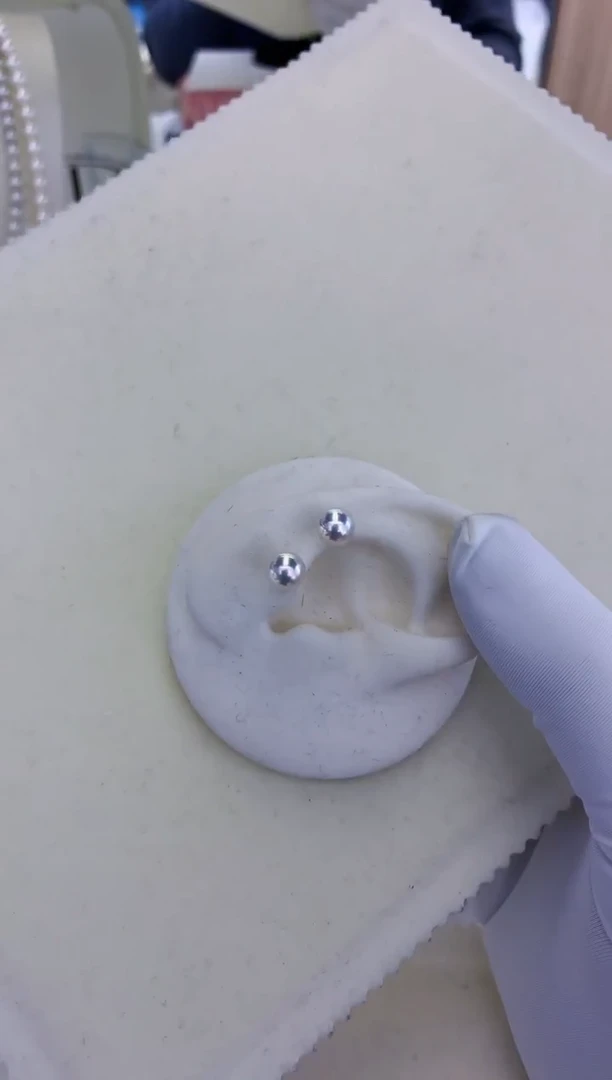 18K金镶嵌饰品海水珍珠6-7素钉定制