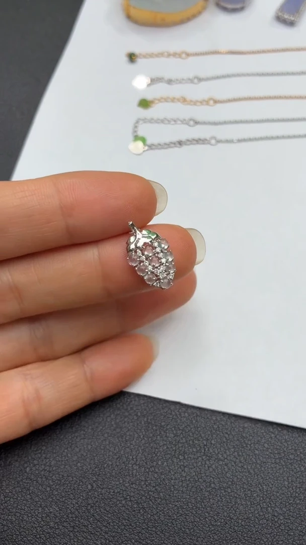 颈饰18K金镶嵌翡翠天然翡翠A货