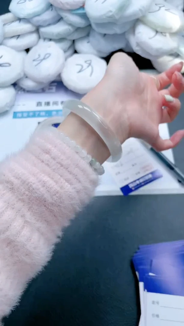 【闪购商品】石英质玉手镯未镶嵌 白月光手镯-58