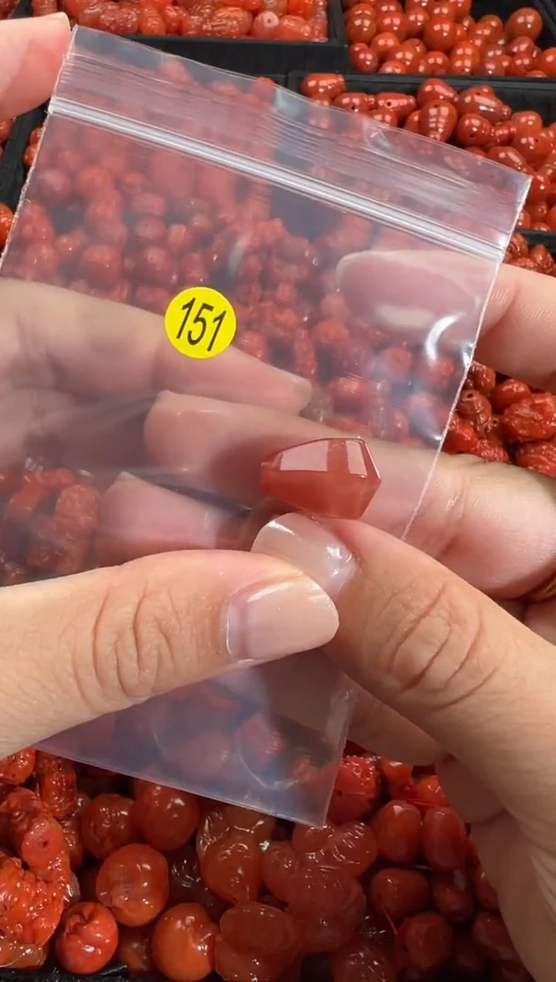 颈饰未镶嵌南红玛瑙1