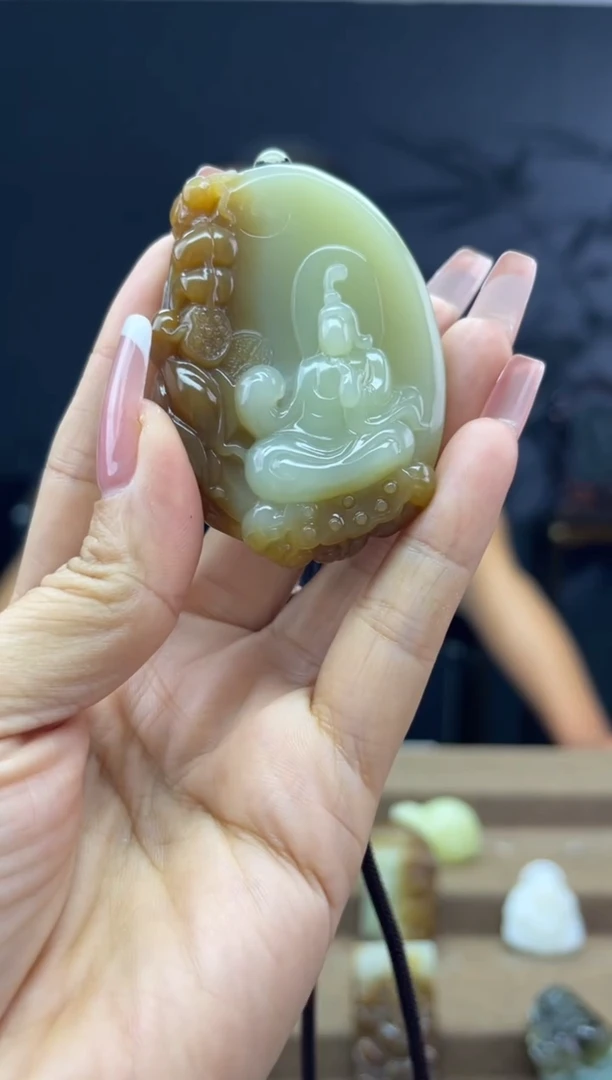 颈饰未镶嵌和田玉1