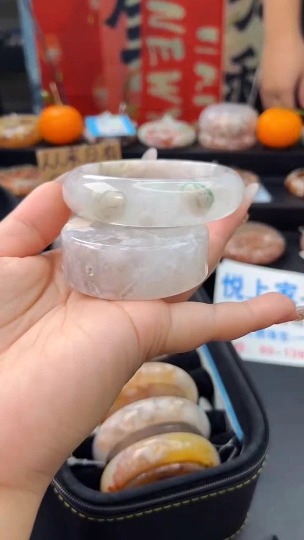 【闪购商品】石英质玉手镯未镶嵌赠送镯心（58圈口）