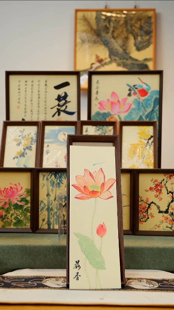 国画13*40不落名绘画带框发货  G107