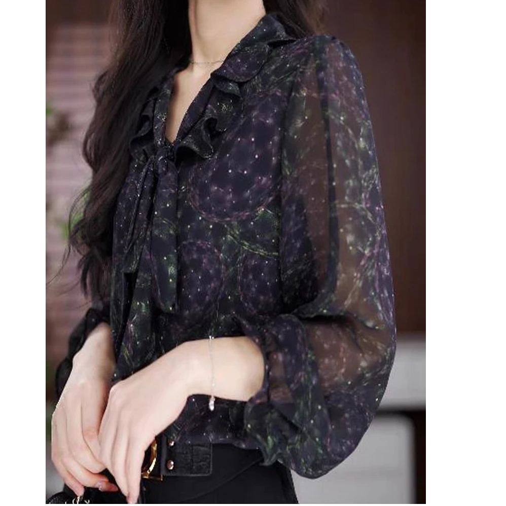 新款法式时尚百搭气质宽松减龄上衣小衫R早春碎花飘带领女士上衣