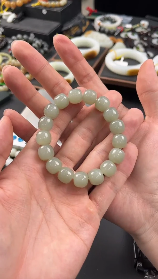 手串未镶嵌和田玉且末青白老型珠手串卡12微色差