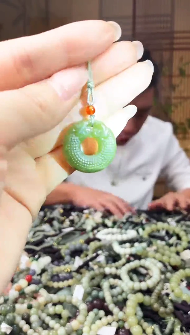 颈饰未镶嵌和田玉多样性发货，拍一发一