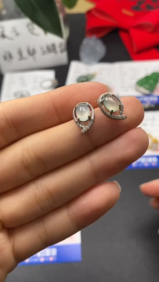 【闪购商品】定制翡翠未镶嵌耳钉19789