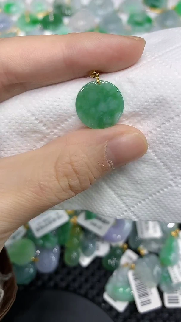 颈饰18K金镶嵌翡翠a货支持复检百元以上9元证书费自理