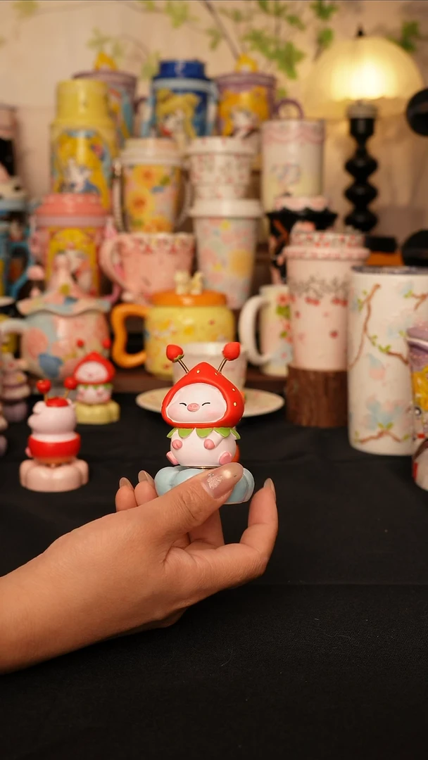 陶景德镇手绘的杯子