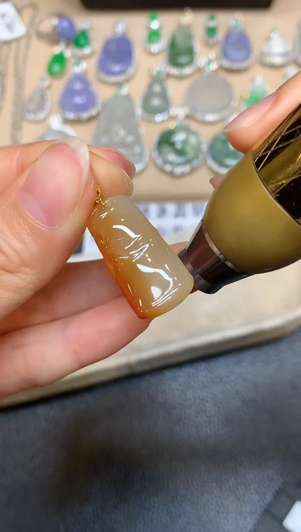 颈饰18K金镶嵌翡翠竹节【无服务费