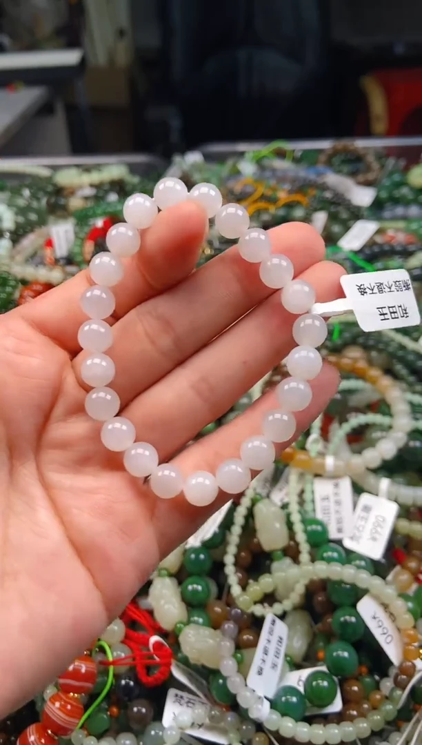 和田玉未镶嵌颈饰1