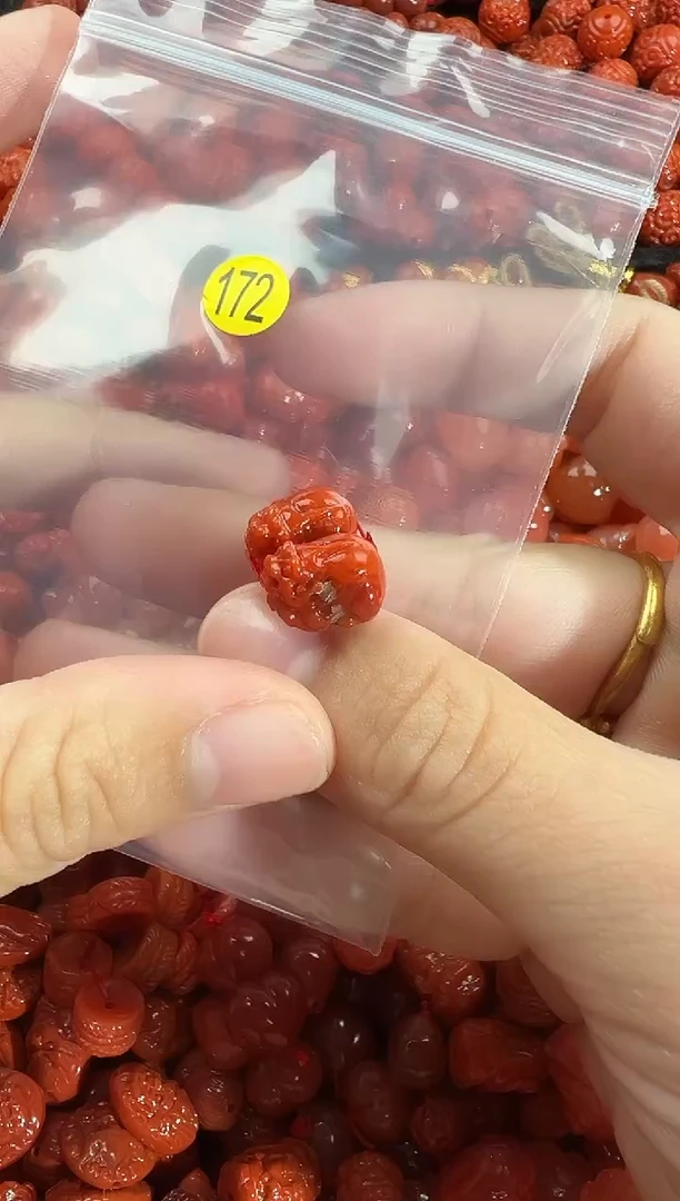 颈饰未镶嵌南红玛瑙1