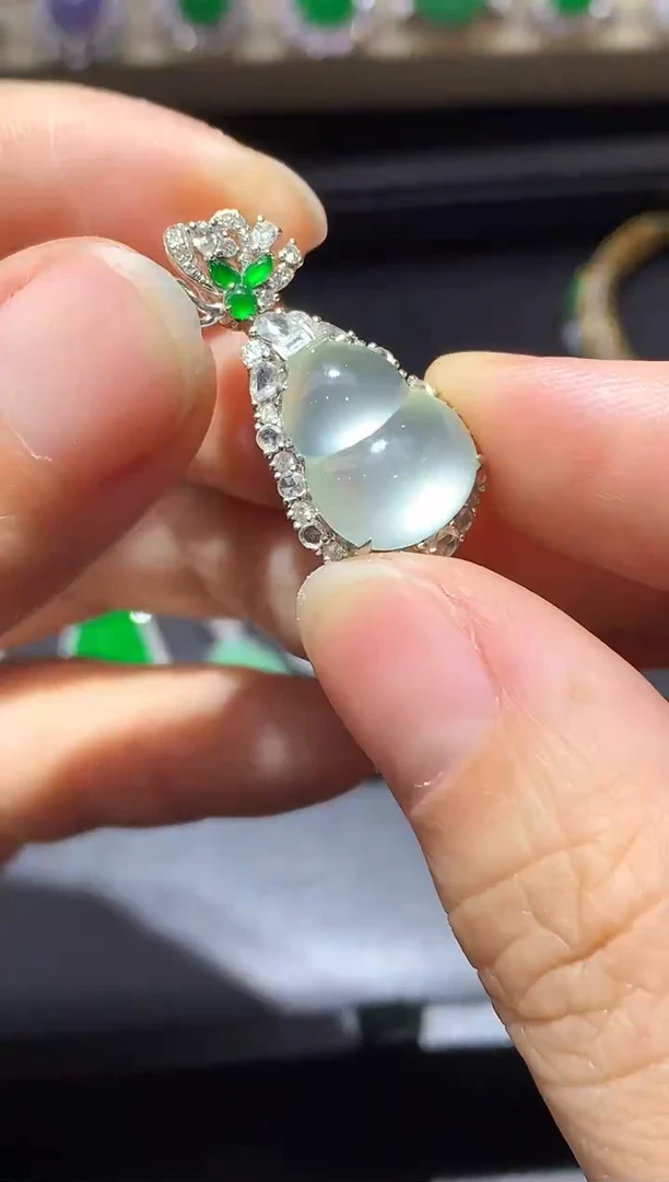 颈饰18K金镶嵌翡翠695中国好珍宝