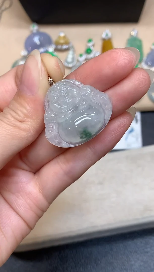 颈饰18K金镶嵌翡翠佛公【无服务费