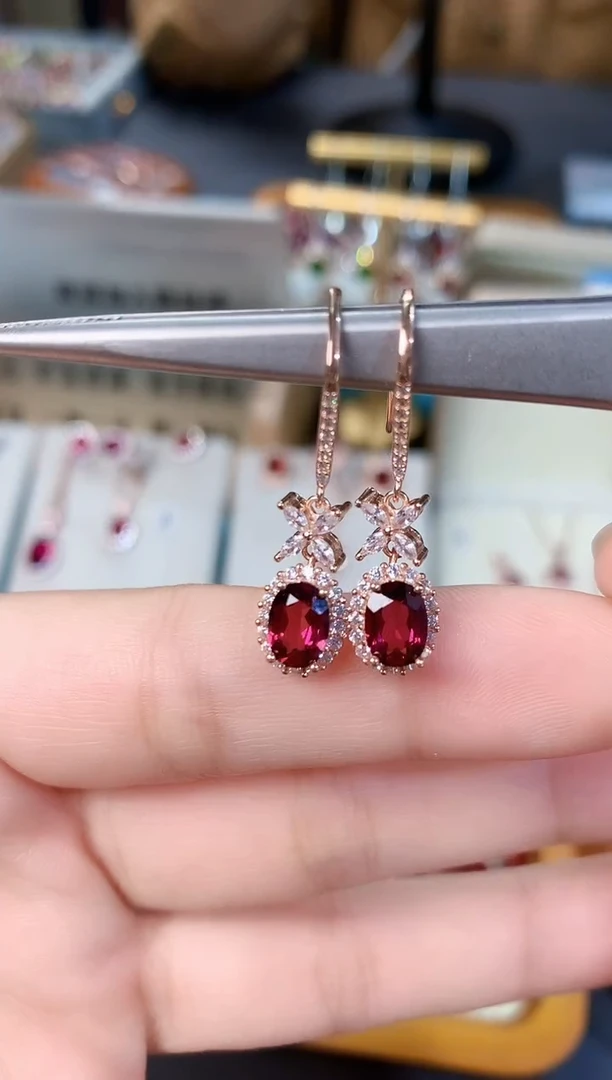 【闪购商品】石榴石耳钩银S925镶嵌天然镁铝