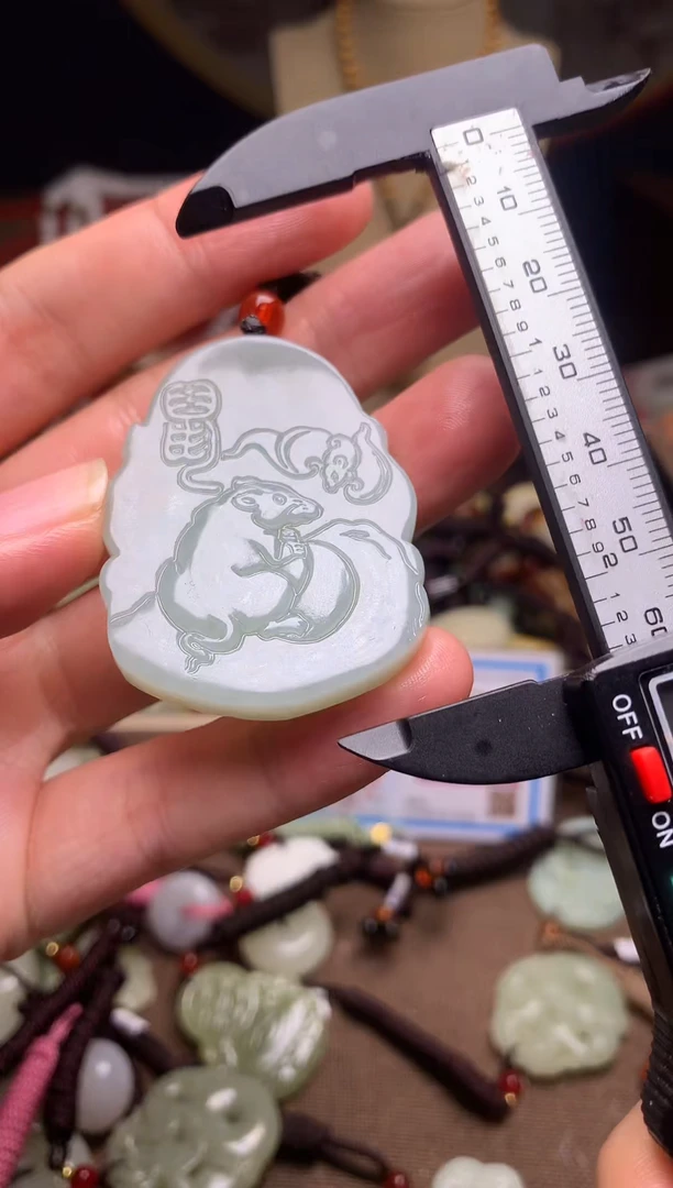 颈饰未镶嵌和田玉新疆料青海料清水和田玉吊坠