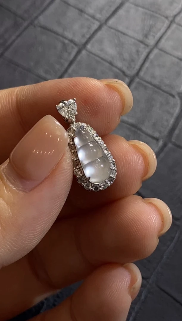 翡翠18K金镶嵌颈饰收到货48小时鉴赏期（超时不退不换）