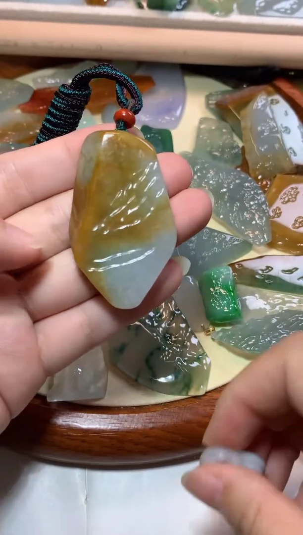 吊坠(不含链)未镶嵌翡翠吊坠