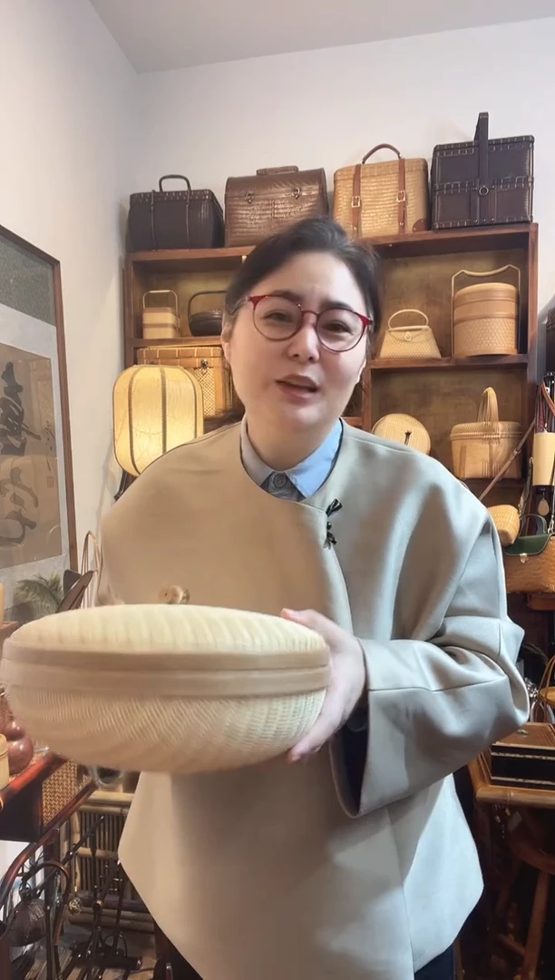 手工竹编带盖收纳筐