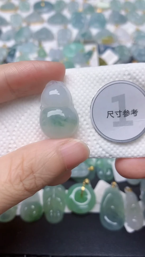 翡翠未镶嵌颈饰天然缅甸A货翡翠