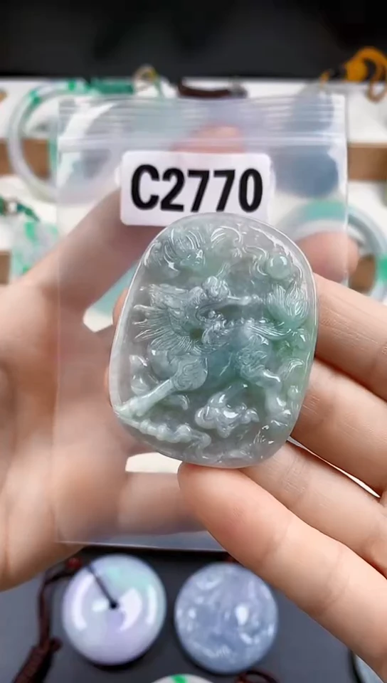 颈饰未镶嵌翡翠天然翡翠吊坠挂件