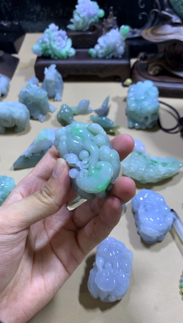翡翠摆件未镶嵌翡翠摆件
