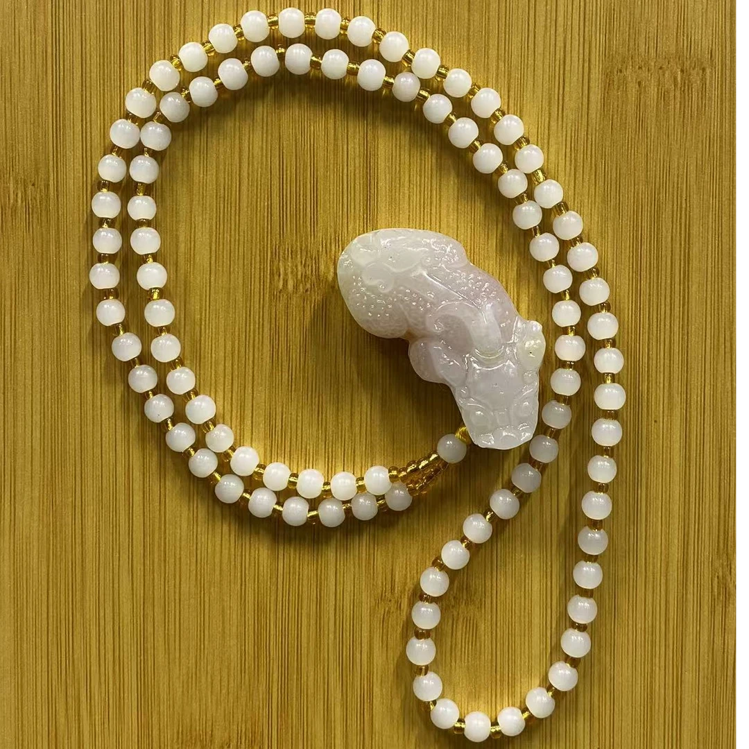 A82 和田玉貔貅雕刻脖挂 底色多样性