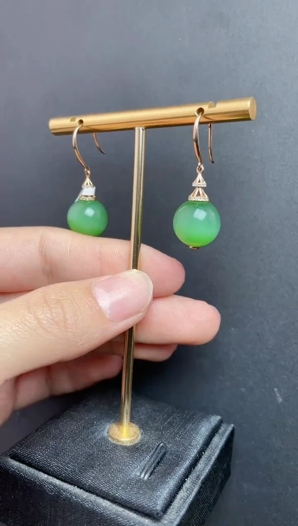 【闪购商品】和田玉耳钩18K金镶嵌猫眼圆珠耳钩一对